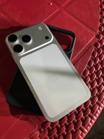 iPhone XR converted 17 pro