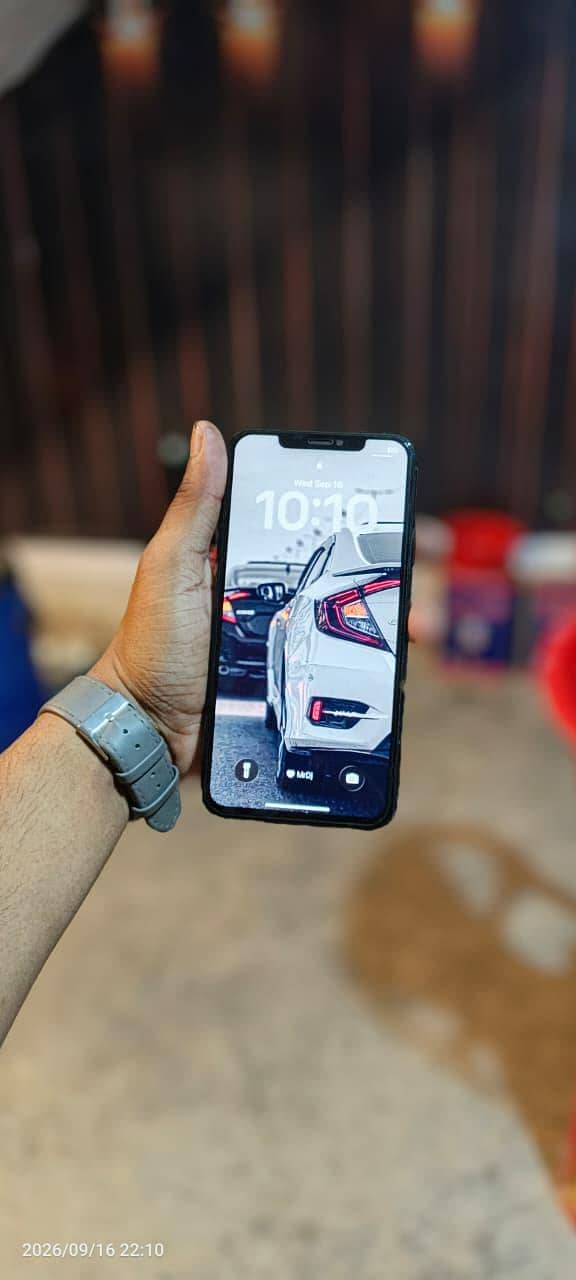Apple iPhone 11 Pro Max 2