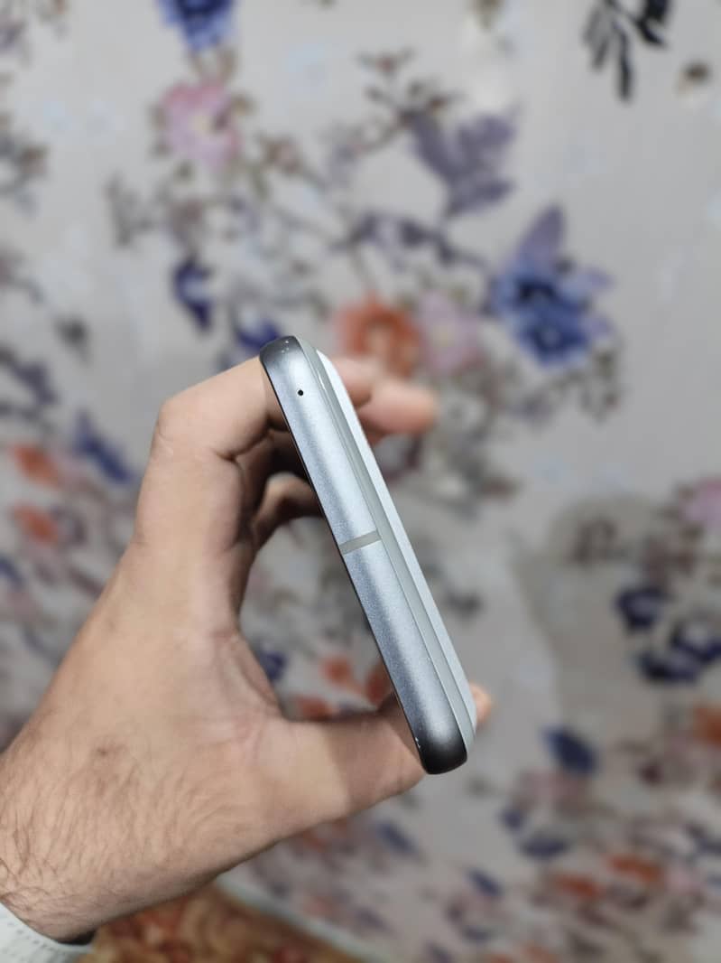 Google Pixel 8 2