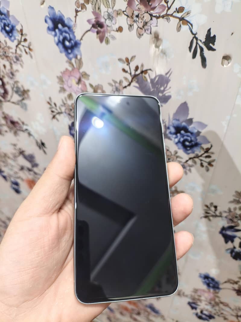 Google Pixel 8 6
