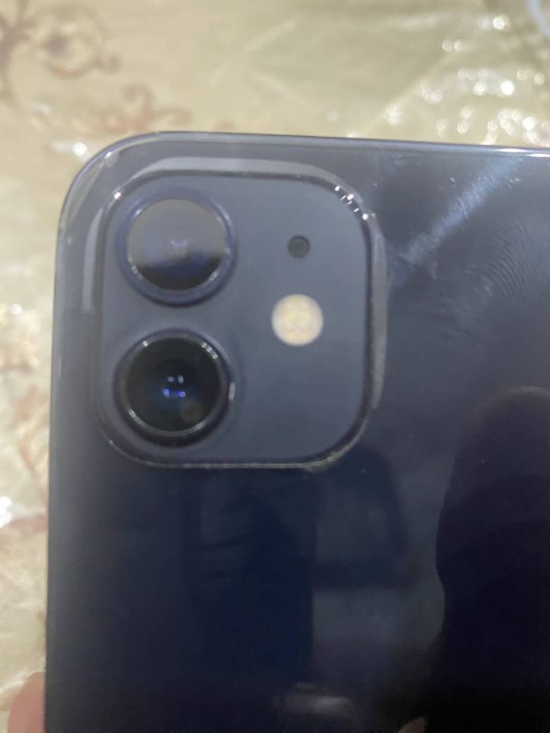 Apple iPhone 12 4
