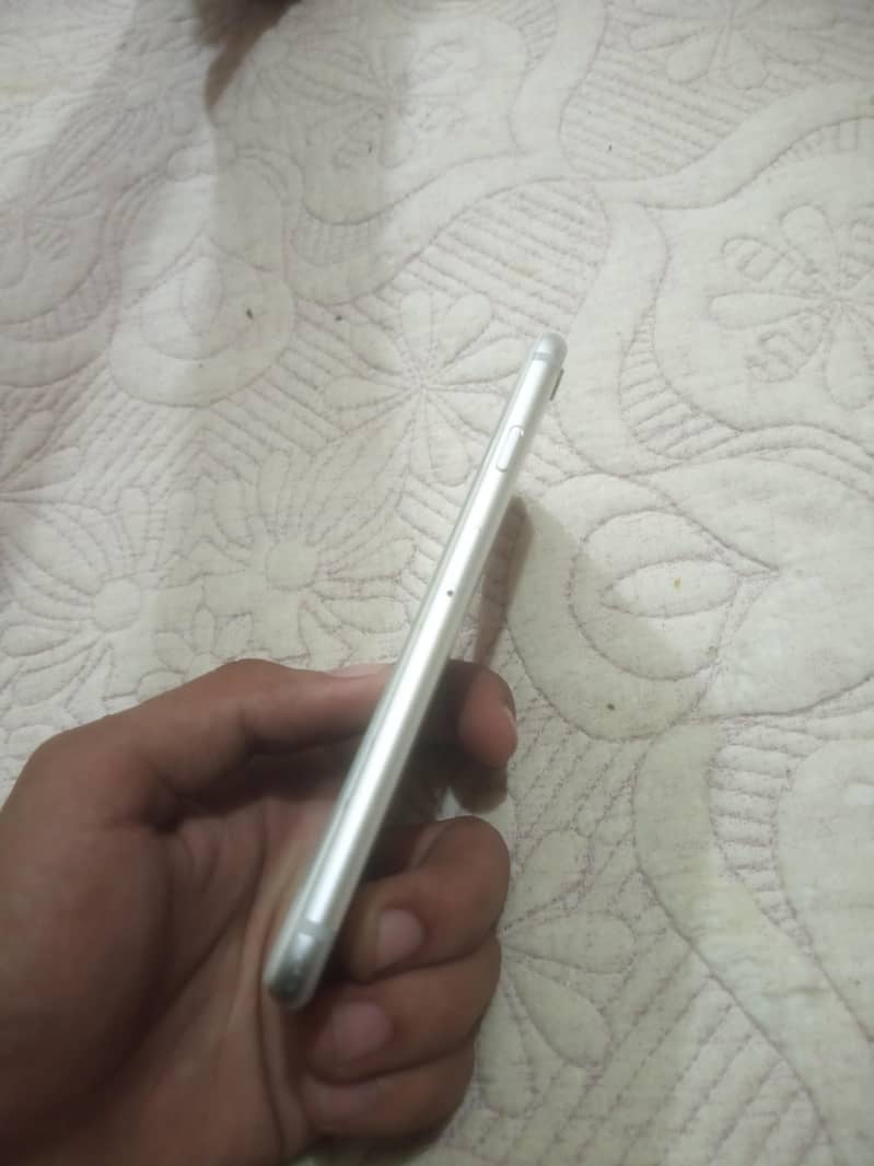 Apple iPhone 6S 2