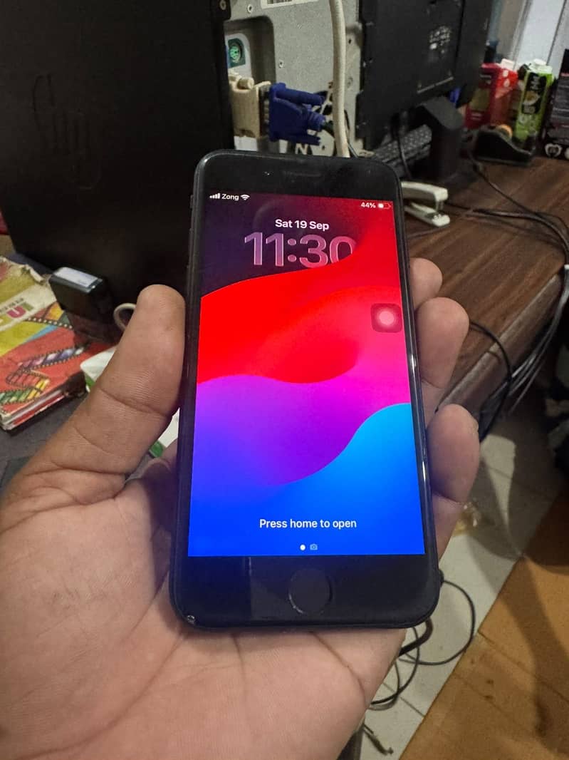 Apple iPhone SE 3