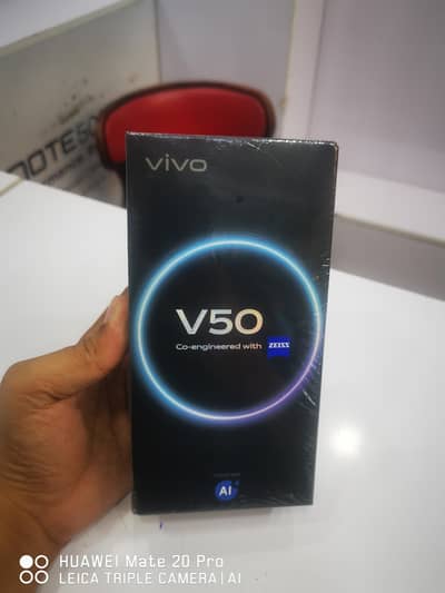 I'm selling my phone brand ne box pack. . .