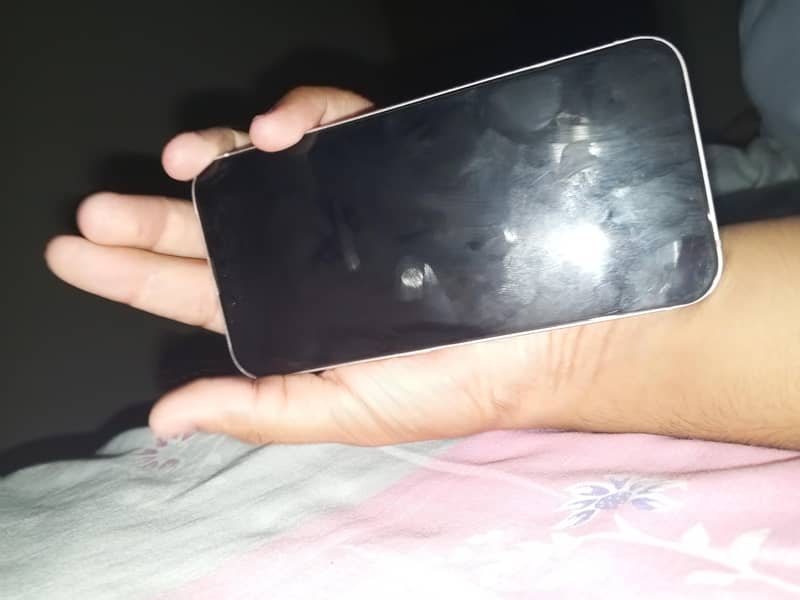 Apple iPhone 13 3