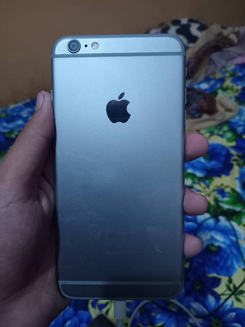 Apple iPhone 6 Plus 0
