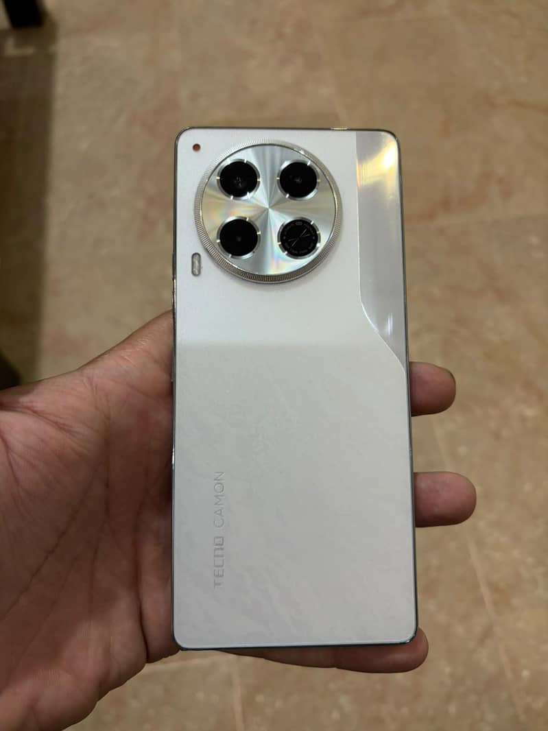Tecno Camon 30 0