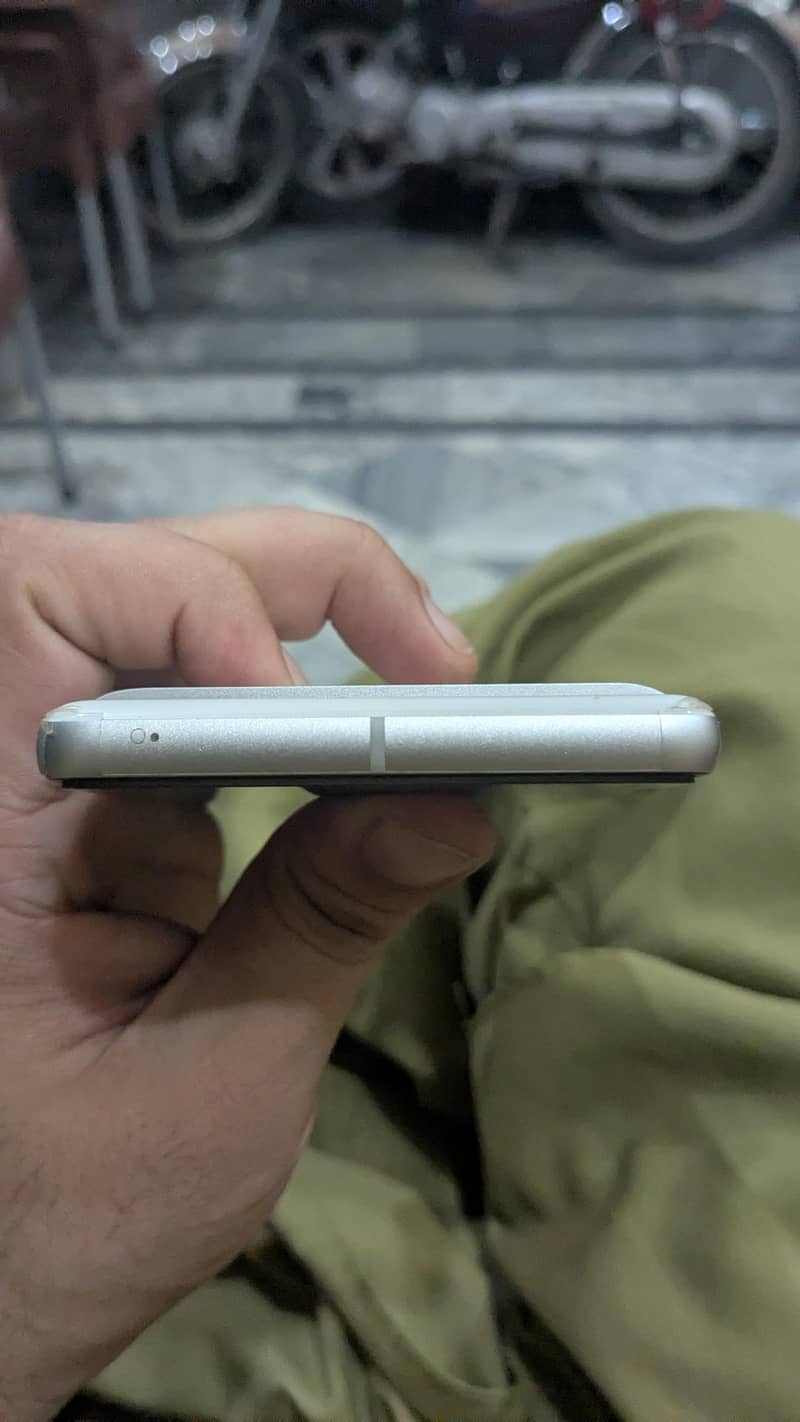 Google Pixel 7 3
