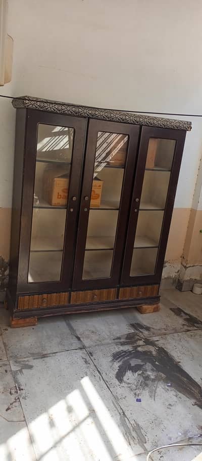 showcase for sale at reasonable price, contact 03714877194