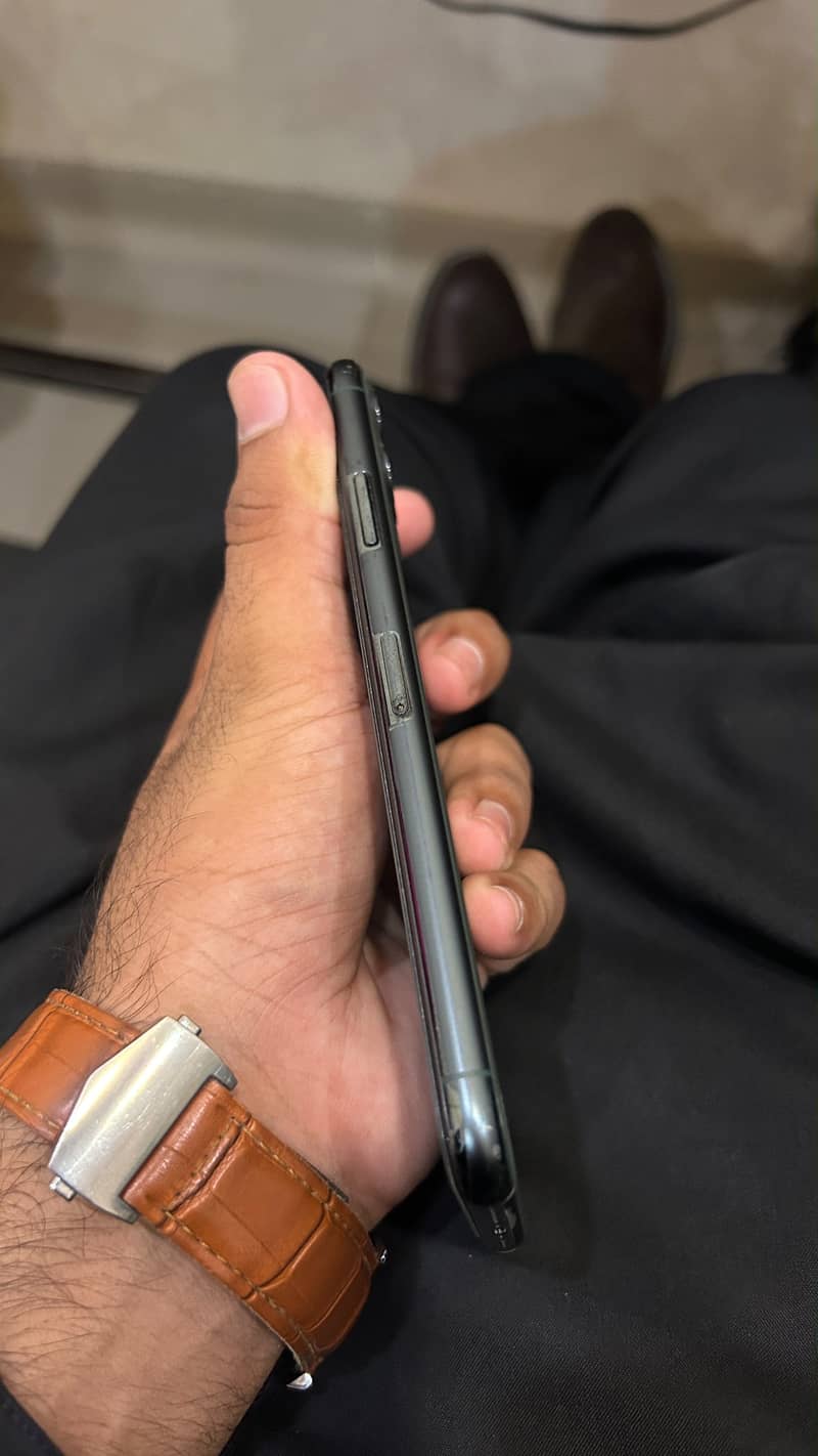 Apple iPhone 11 Pro Max 3