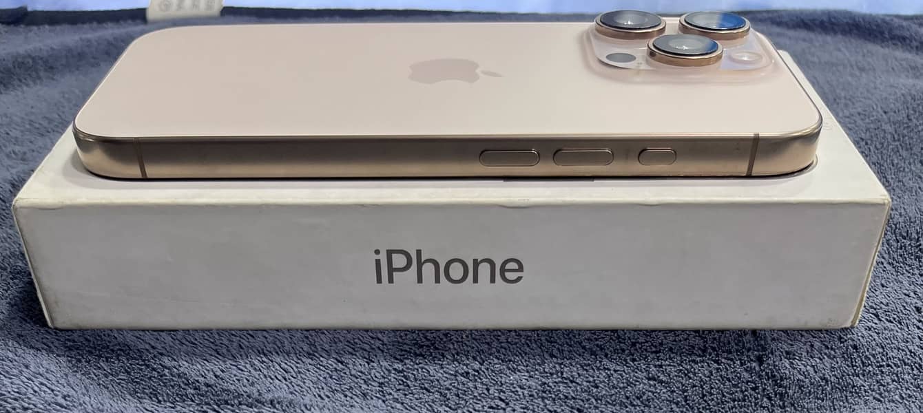Apple iPhone 16 Pro 3