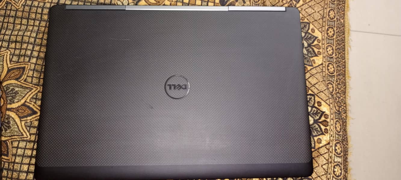 Dell Precision 7710 workstation 1
