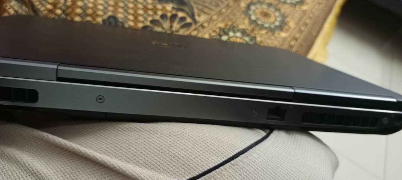 Dell Precision 7710 workstation 6