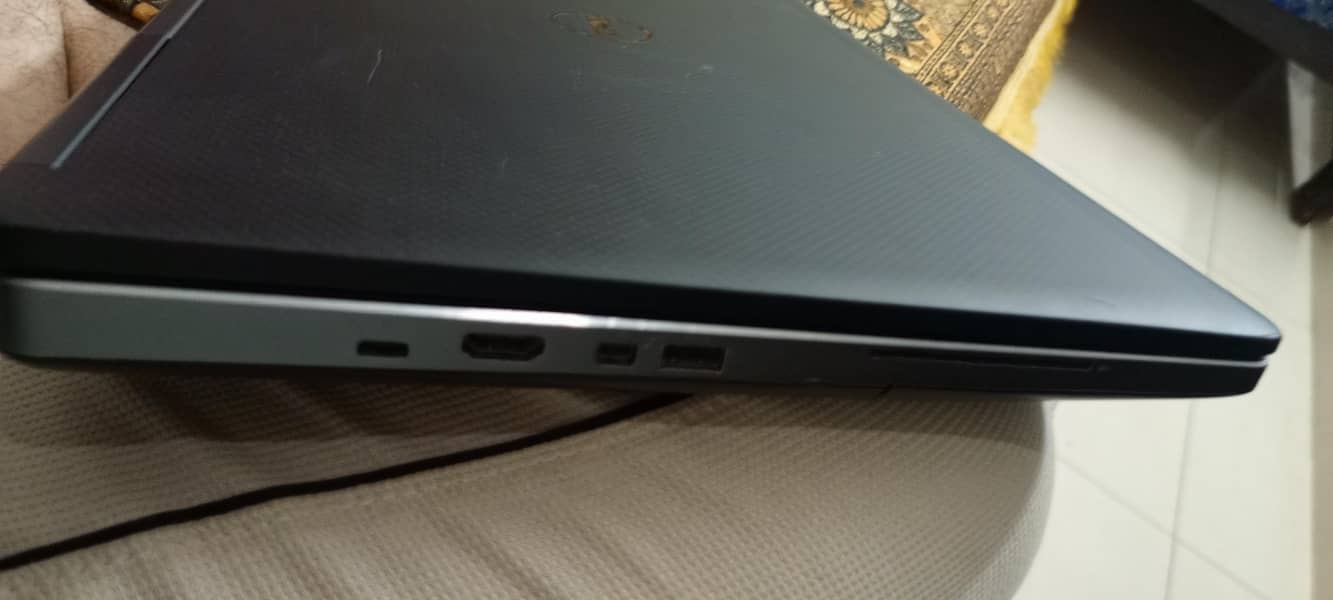 Dell Precision 7710 workstation 7