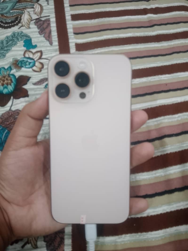 Apple iPhone 16 Pro Max 5