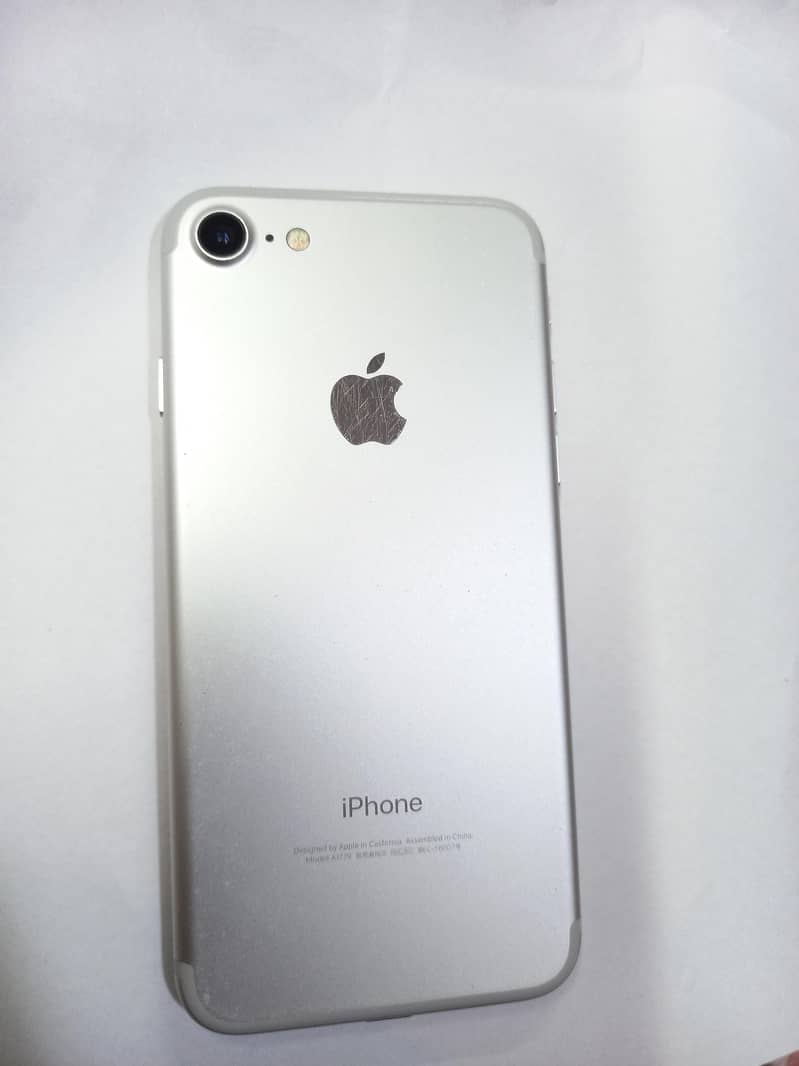Apple iPhone 7 0