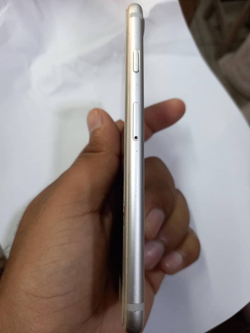 Apple iPhone 7 3