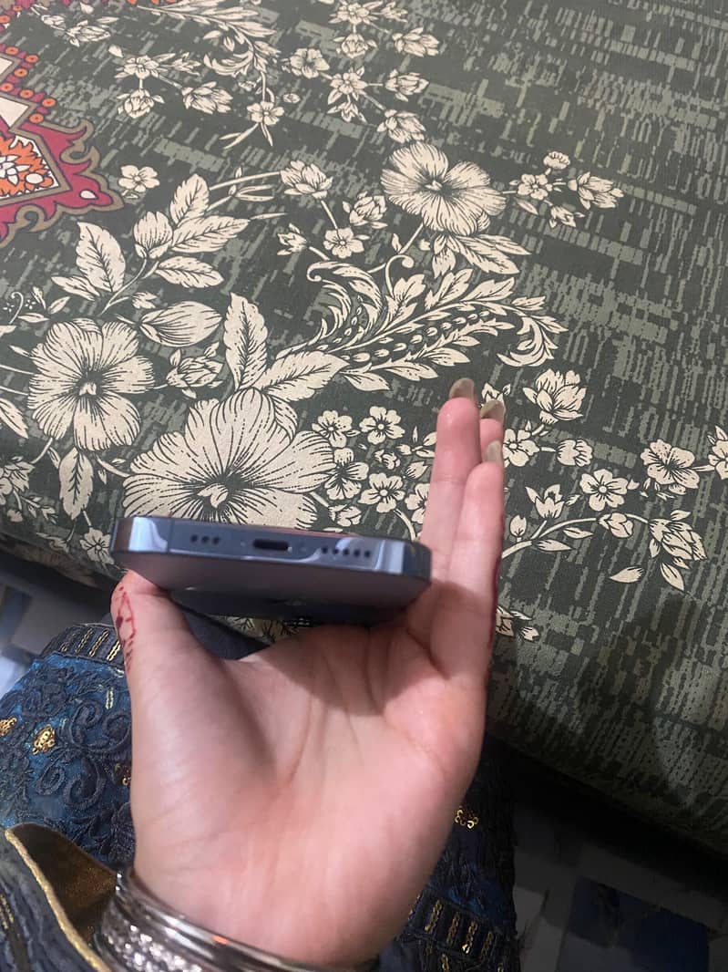 Apple iPhone 13 Pro 1