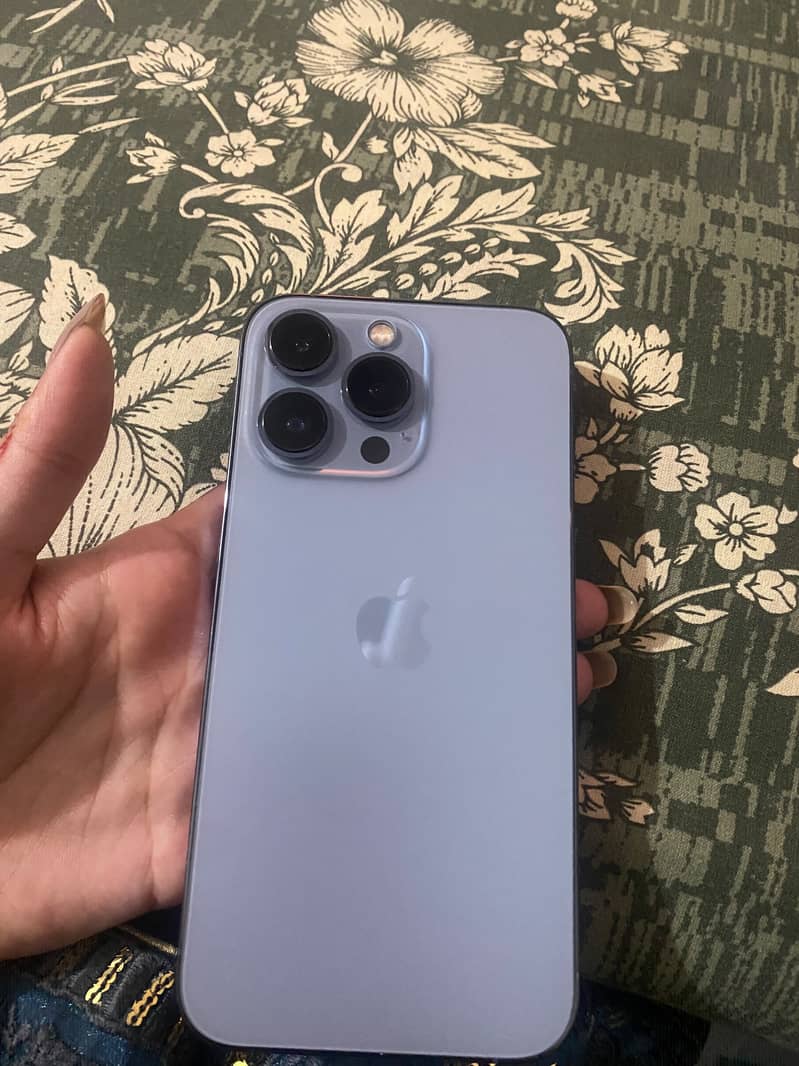 Apple iPhone 13 Pro 3