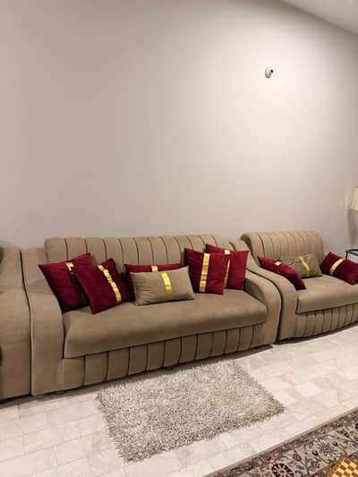 3+2+1 Seater Sofa Set  Comfortable & Stylish – ExcellentCondition