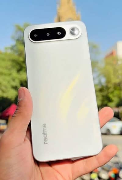 Realme 16 5g brand new model lush condition. 16/256