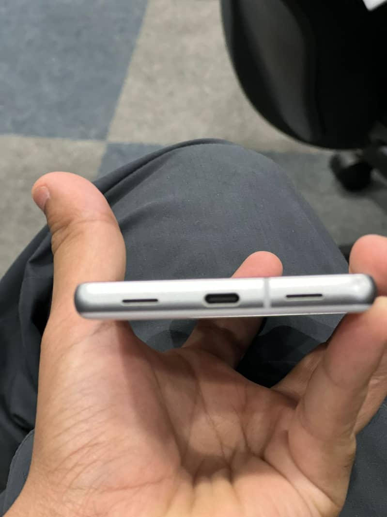 Google Pixel 7a 2