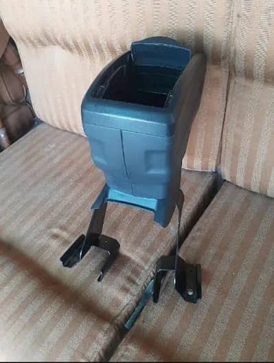 vitz 2005 to 2010 Arm rest orignal pulled
