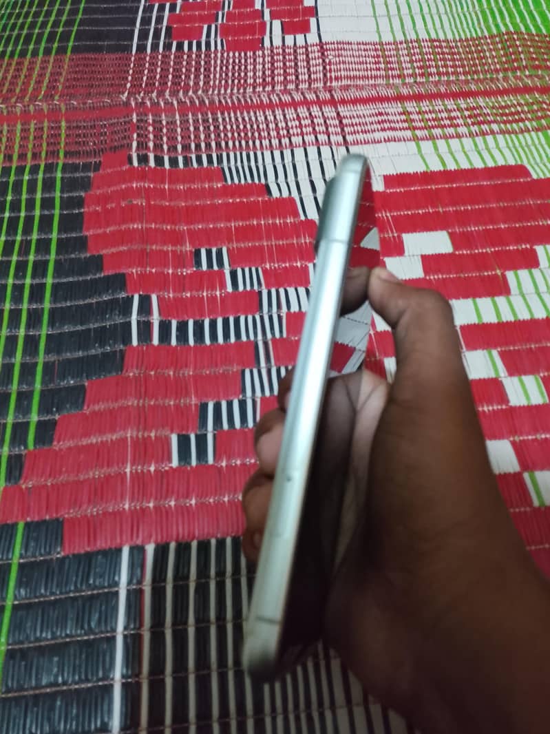 Google Pixel 8 2
