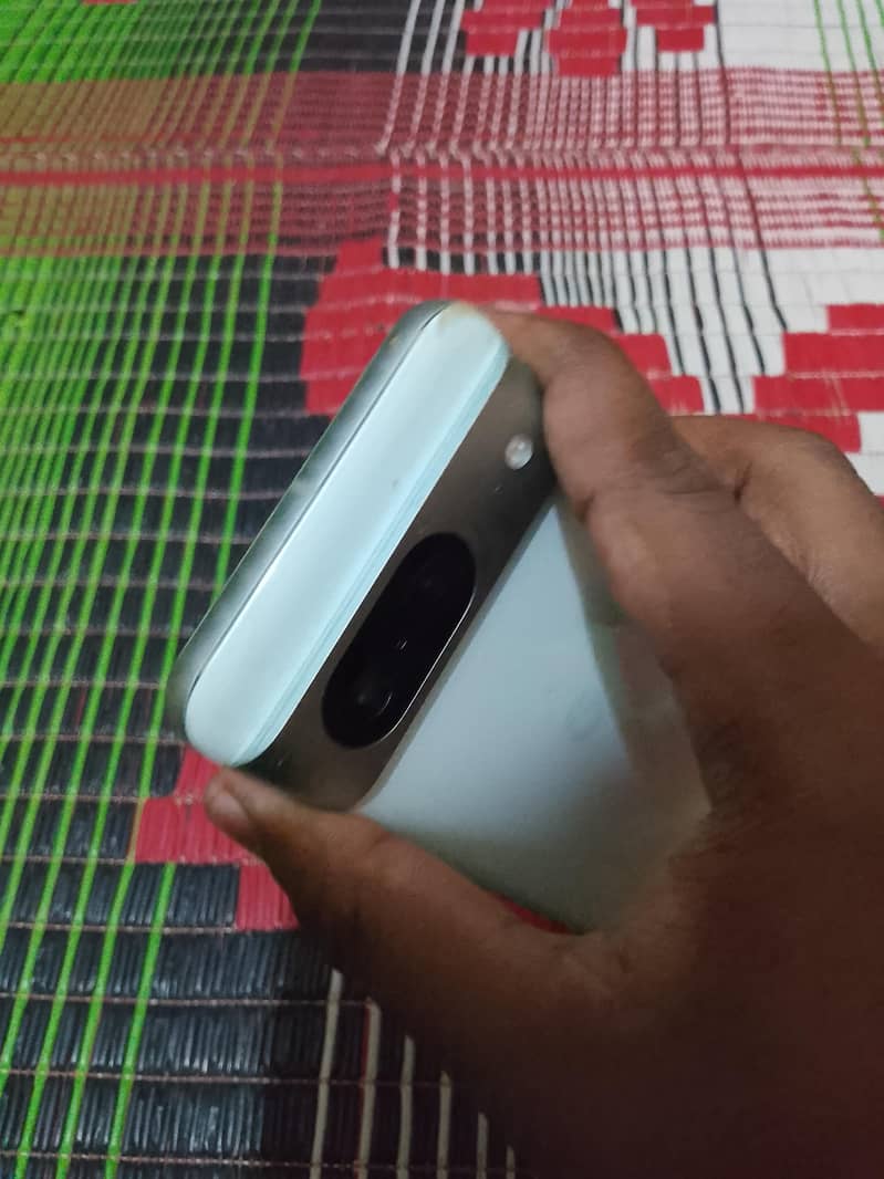 Google Pixel 8 3