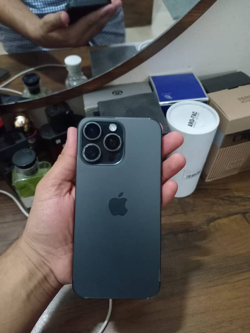 Apple iPhone 15 Pro Max 1