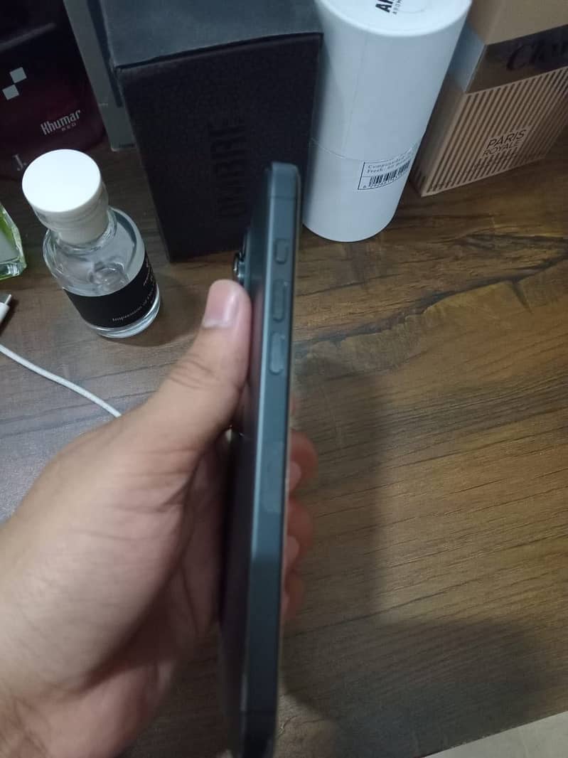 Apple iPhone 15 Pro Max 2