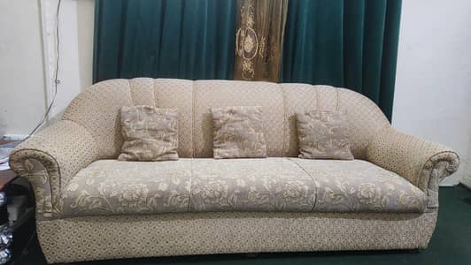 beige and cream sofa set
