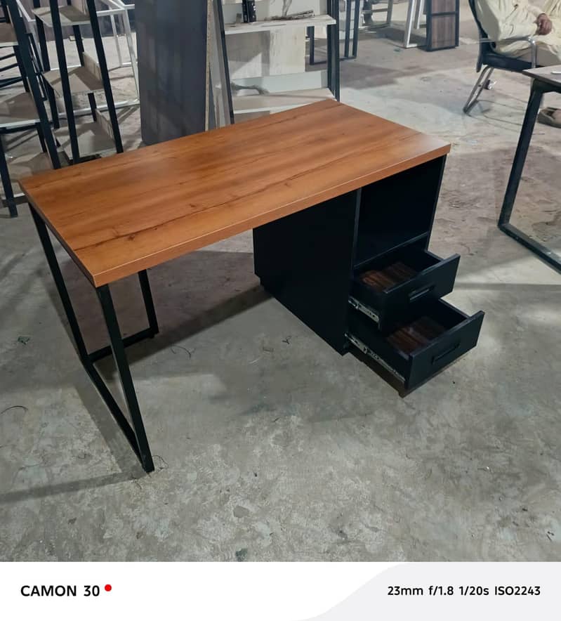 Executive table 2ft by 4ft 5