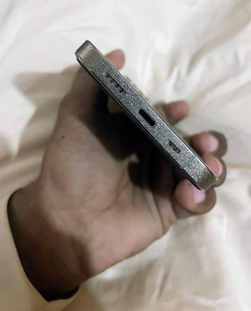 Apple iPhone 12 Pro 3