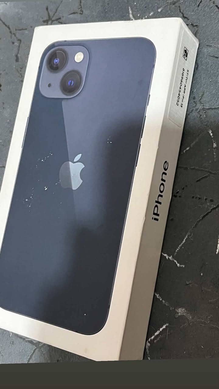 Apple iPhone 13 11