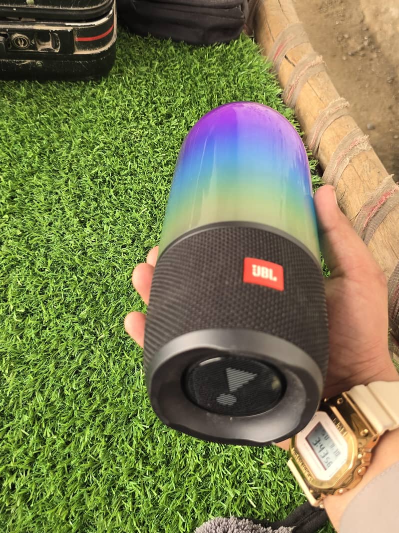 JBL PULSE 3 BLUETOOTH speaker 1