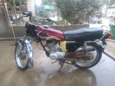 Honda 125 ( Lahor Numberl)