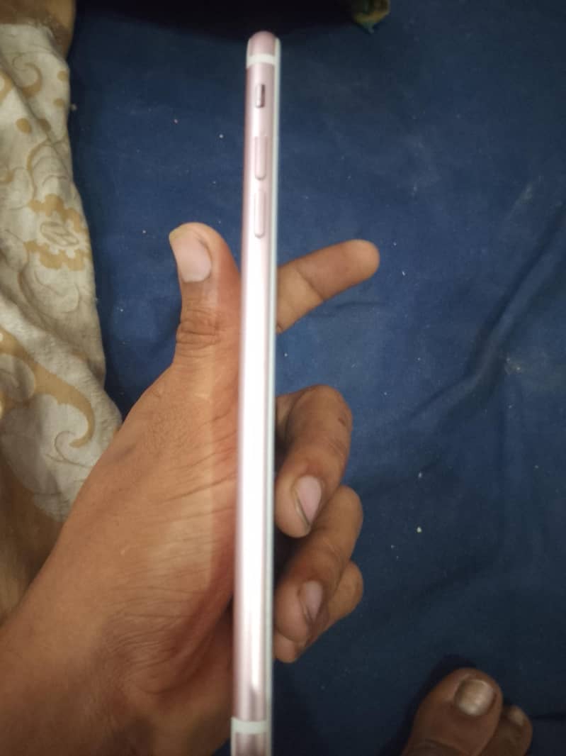 Apple iPhone 7 Plus 4