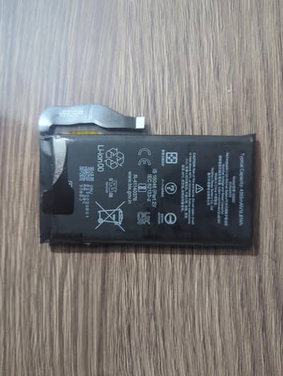 pixel 7 original battery. 75 health. 100% original.