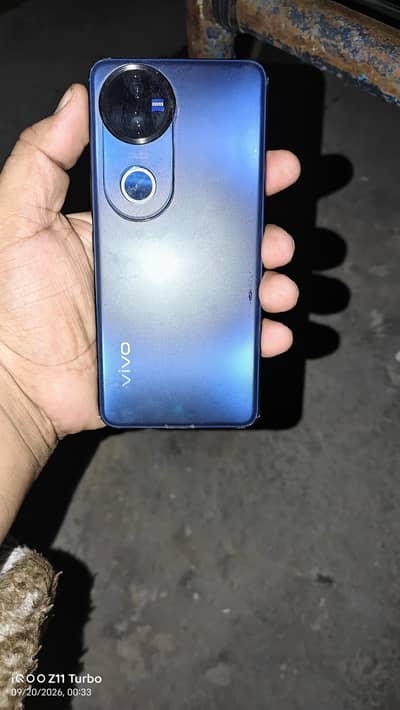Vivo V50