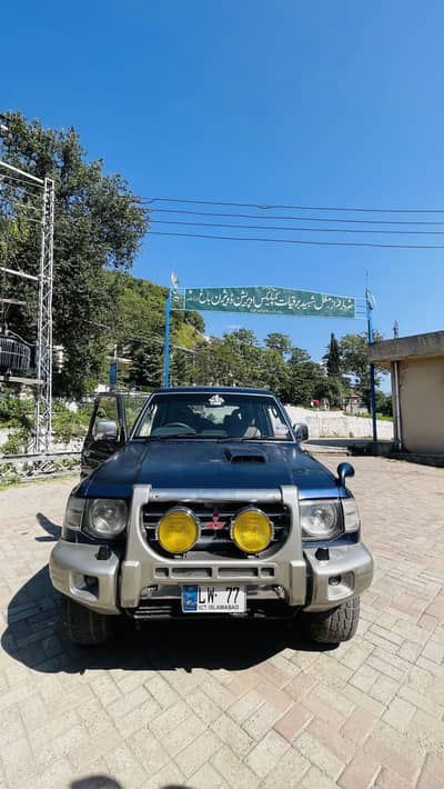 Misturbishi pajero 1999