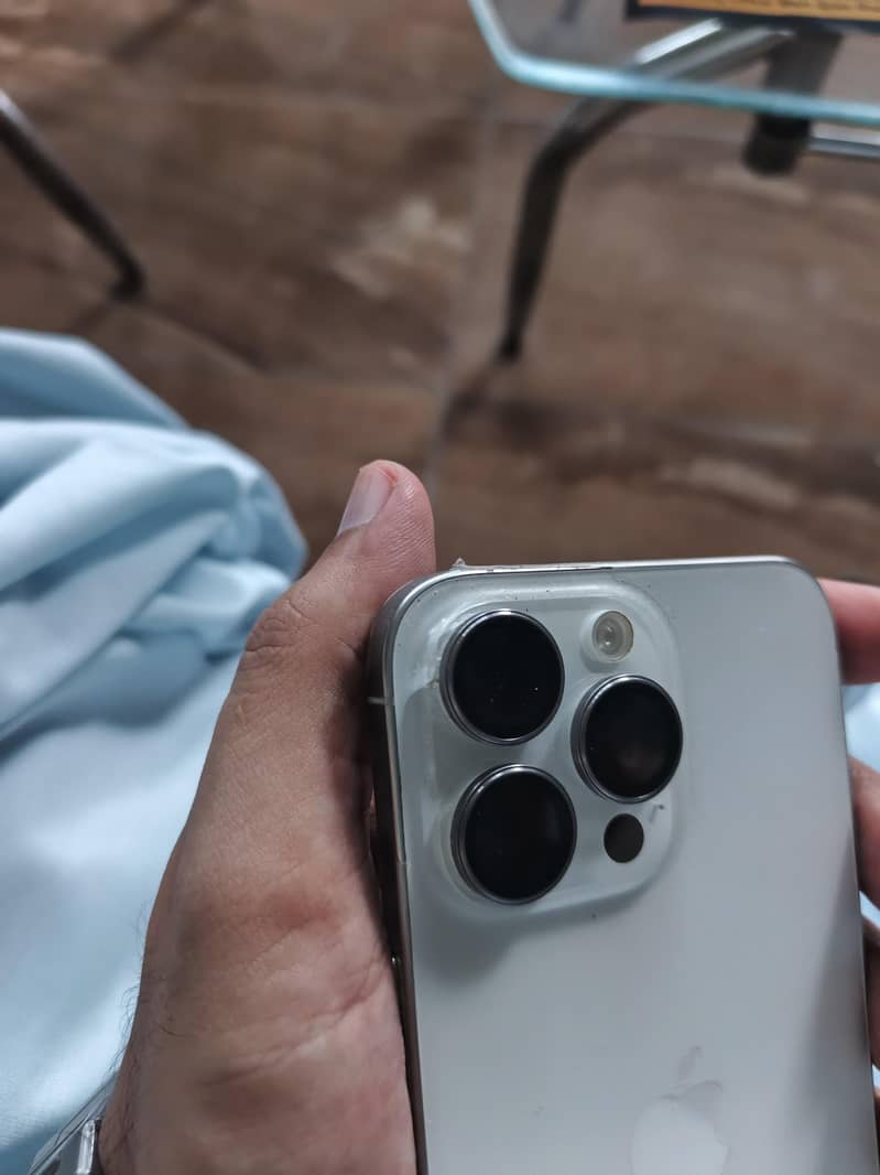 Apple iPhone 15 Pro Max 0
