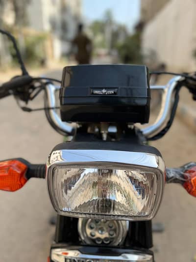 Union Star 70 CC Self Start black color just like new bike