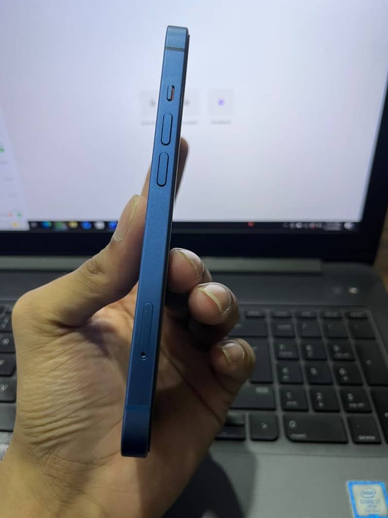 Apple iPhone 13 3