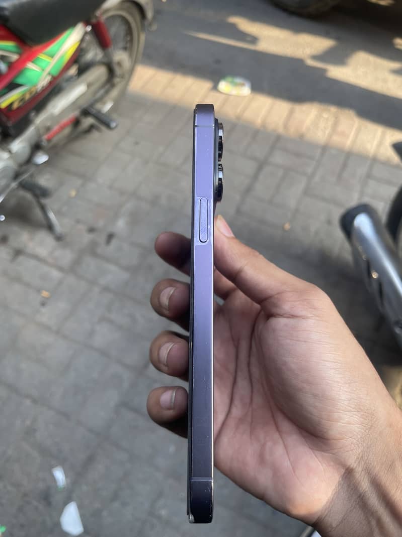Apple iPhone 14 Pro Max 1
