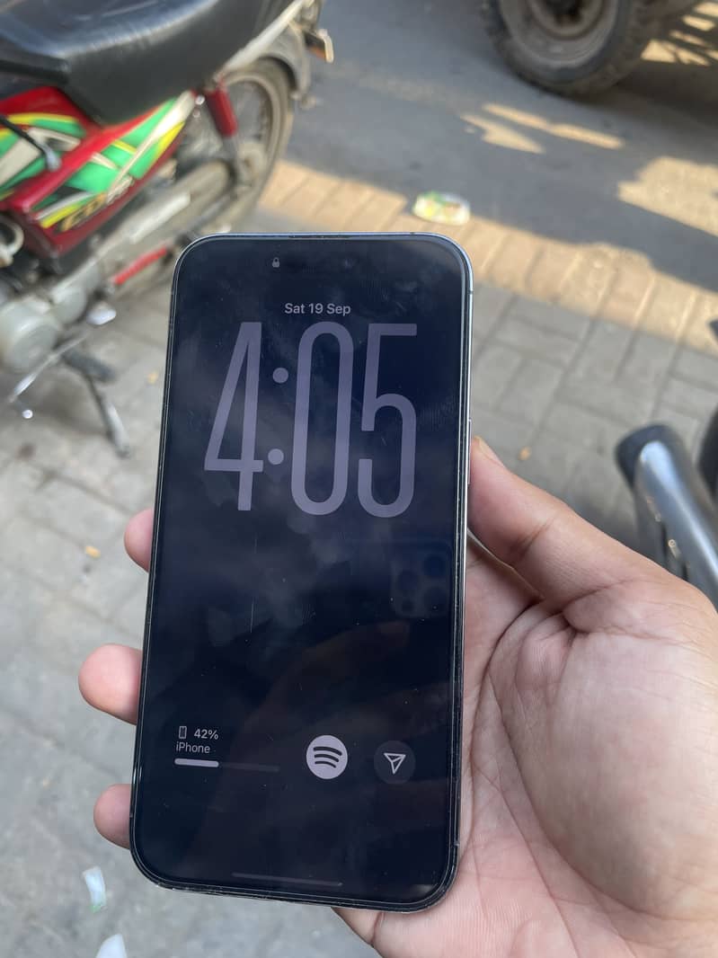 Apple iPhone 14 Pro Max 4