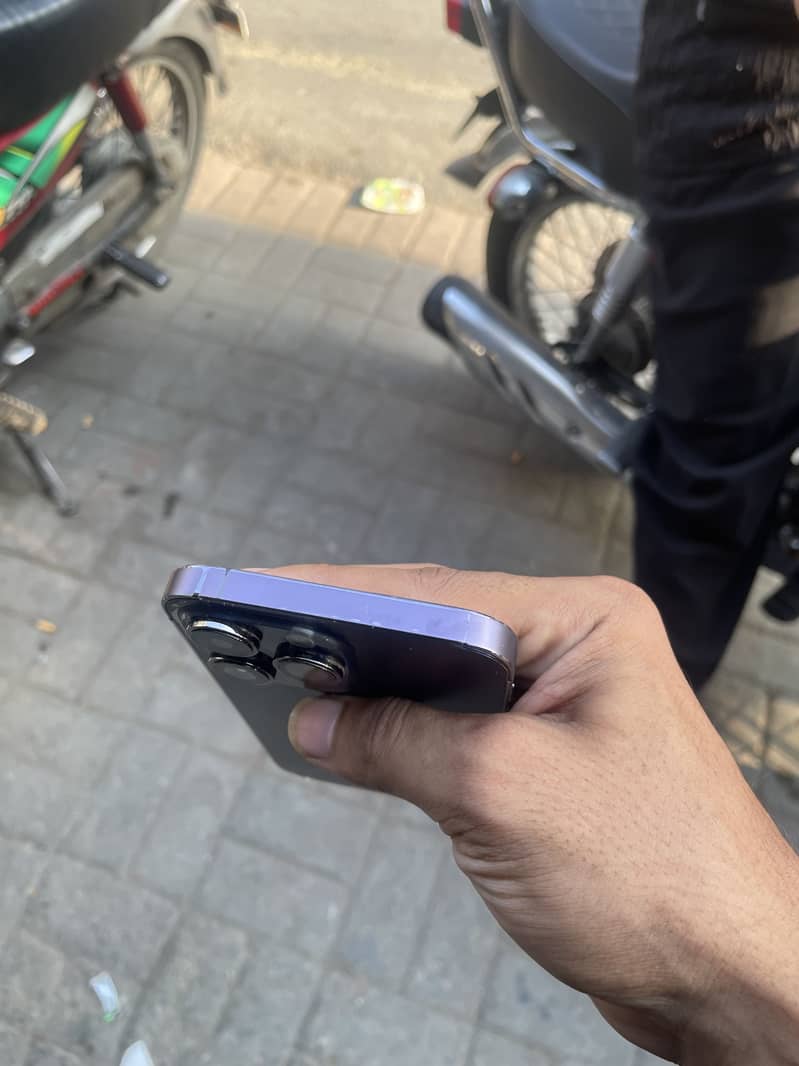Apple iPhone 14 Pro Max 8