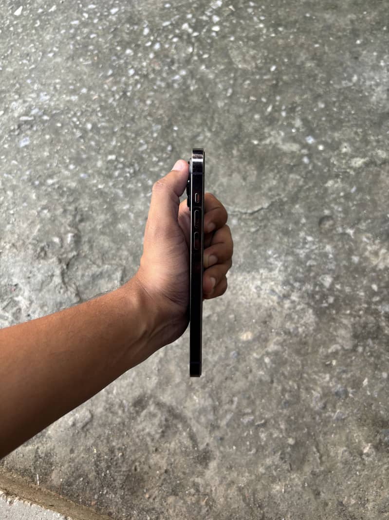 Iphone 14 pro max 4