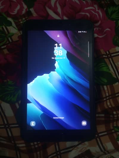 Samsung Active 3 with charger 4/64