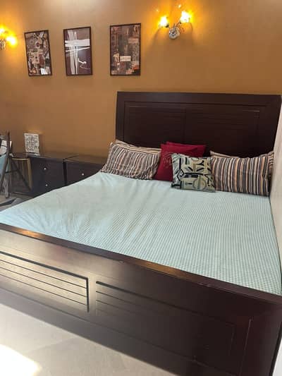 Bed Set for Sale with 2 Side Tables – Good Condition